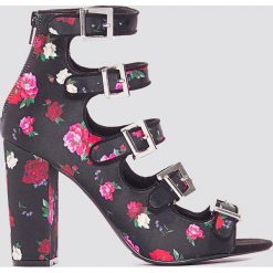 Sandały damskie: NA-KD Shoes Sandały na wysokim obcasie ze sprzączkami - Multicolor