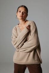 WEŁNIANY SWETER SANTE BEŻOWY One size - Flawless. Brązowe swetry klasyczne damskie Flawless, z dzianiny, bez kołnierzyka. Za 799.00 zł.