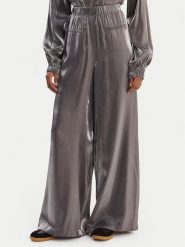 Liu Jo Sport Spodnie materiałowe TA6005 T322A Szary Relaxed Fit. Szare spodnie materiałowe damskie Liu Jo Sport, bez wzorów, z materiału. Za 689.99 zł.