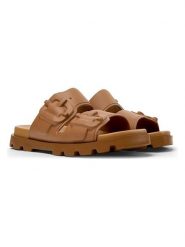 Camper Klapki "Brutus" w kolorze jasnobrązowym rozmiar: 40. Brązowe klapki damskie Camper, bez wzorów, z otwartym noskiem, bez obcasa, bez zapięcia. Za 239.99 zł.