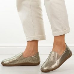 Złote skórzane półbuty damskie barefoot M.Daszyński Ol38-2. Żółte półbuty damskie M.Daszyński, na jesień, bez wzorów, z jeansu, bez obcasa, na płaskiej podeszwie, bez zapięcia. W wyprzedaży za 197.10 zł.