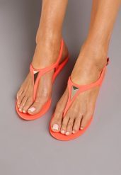 Pomarańczowe Sandały Japonki na Płaskiej Podeszwie z Metalową Ozdobą Zapinane przy Kostce Dalessa. Brązowe klapki damskie Born2be, z aplikacjami, bez obcasa, na płaskiej podeszwie, bez zapięcia. Za 14.99 zł.