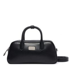 Torebka Emporio Armani. Czarne torebki klasyczne damskie Emporio Armani, bez dodatków. Za 1,779.00 zł.