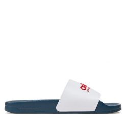 Klapki adidas. Białe klapki damskie Adidas, bez wzorów, bez obcasa, bez zapięcia. Za 99.99 zł.