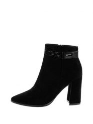 Primamoda Botki w kolorze czarnym rozmiar: 40. Czarne botki damskie Primamoda, eleganckie, bez obcasa, bez zapięcia. Za 161.34 zł.