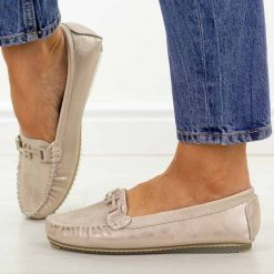 Złote skórzane mokasyny damskie S.Barski 7034. Żółte mokasyny damskie S.BARSKI, na jesień, z jeansu, z okrągłym noskiem, bez obcasa. Za 219.00 zł.