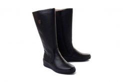 RIEKER Y4470-01 black, kozaki damskie. Czarne kozaki damskie Rieker, na zimę, bez obcasa, na koturnie, bez zapięcia. Za 419.90 zł.