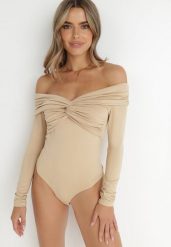 Beżowe Body z Odkrytymi Ramionami Talosyne. Brązowe body i gorsety Born2be, bez wzorów, z dzianiny. Za 54.99 zł.