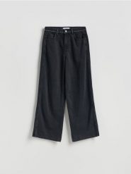 Jeansy wide leg z aplikacjami - czarny. Czarne jeansy damskie Reserved. Za 159.99 zł.