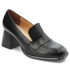 Czarne Półbuty Armodo Damskie Eleganckie Buty. Czarne półbuty damskie Armodo, bez wzorów, z materiału, bez obcasa, na słupku, bez zapięcia. Za 299.00 zł.