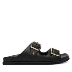 Klapki BOSS. Czarne klapki damskie Boss, bez wzorów, bez obcasa, bez zapięcia. Za 869.99 zł.