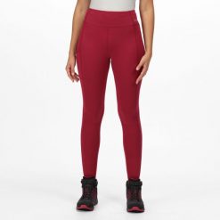 Holeen II Regatta damskie turystyczne legginsy. Czerwone legginsy damskie Regatta, bez wzorów, z tkaniny. W wyprzedaży za 74.99 zł.