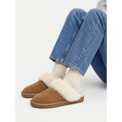Kapcie Badura. Brązowe kapcie damskie Badura. Za 159.99 zł.