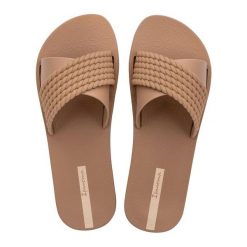 Buty klapki damskie Ipanema Street II. Brązowe klapki damskie Ipanema, bez wzorów, z gumy, bez obcasa, bez zapięcia. Za 99.00 zł.