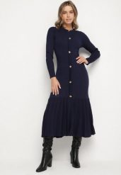 Granatowa Taliowana Sukienka z Wiskozą z Guzikami i Rozkloszowanym Dołem Faratila. Niebieskie sukienki damskie Born2be, bez wzorów, z wiskozy, eleganckie, bez ramiączek. Za 139.99 zł.