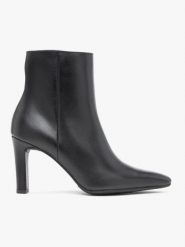 Czarne skórzane botki na szpilce. Czarne botki damskie Ryłko, ze skóry, eleganckie, za kostkę, bez obcasa, na obcasie, bez zapięcia. Za 499.99 zł.