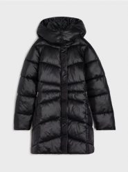 Długa pikowana kurtka z odpinanym kapturem - czarny. Czarne kurtki damskie Sinsay, l, bez wzorów. Za 89.99 zł.