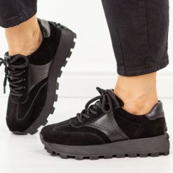 Czarne skórzane sneakersy damskie Filippo Dp7976/26. Czarne obuwie sportowe casual damskie Filippo, z dzianiny, bez zapięcia. Za 269.00 zł.