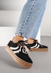 Czarne Sneakersy w Stylu Tenisówek na Grubej Podeszwie z Tłoczeniem i Perłami Asortte. Czarne obuwie sportowe damskie Born2be, z jeansu, bez zapięcia, tenisowe. Za 109.99 zł.