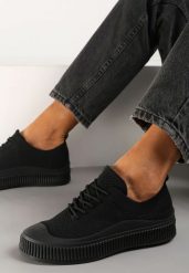Czarne Trampki z Siateczkową Cholewką i Tłoczoną Podeszwą Lalnai. Czarne obuwie sportowe casual damskie Renee, z jeansu, bez zapięcia. Za 39.99 zł.