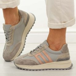 Szare gr bl skórzane półbuty damskie Filippo Dp7733/26. Szare obuwie sportowe casual damskie Filippo, z jeansu, bez zapięcia. W wyprzedaży za 224.10 zł.