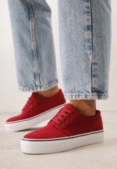 Czerwone Klasyczne Tenisówki z Ozdobnym Paskiem przy Podeszwie Ranora. Czerwone obuwie sportowe casual damskie Born2be, z dresówki, bez zapięcia. Za 49.99 zł.