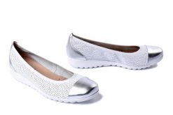 CAPRICE 22103-42 183 white/silver, baleriny damskie. Białe balerinki damskie Caprice, bez wzorów. Za 209.93 zł.