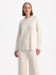 BGN Sweter w kolorze kremowym rozmiar: 40. Brązowe swetry klasyczne damskie BGN, ze splotem, bez kołnierzyka. Za 118.56 zł.