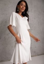 Biała Zwiewna Sukienka Wieczorowa VICES z Aplikacją 3D w Kształcie Kwiatu Themira. Białe sukienki damskie Renee, z aplikacjami, eleganckie, bez ramiączek. Za 169.99 zł.