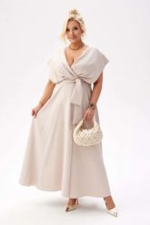 Elegancka beżowa sukienka Flavia na wesele PLUS SIZE XXL. Brązowe sukienki damskie Moda Size Plus Iwanek, bez wzorów, z elastanu, eleganckie, bez ramiączek. Za 429.90 zł.