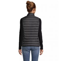 Damska kurtka bez rękawów Sol's Victoire. Czarne kurtki damskie SOL'S, na zimę, s, bez wzorów, z puchu, bez kaptura. Za 407.00 zł.