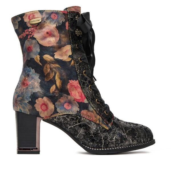 Botki Laura Vita. Czarne botki damskie LAURA VITA, bez obcasa, na słupku, bez zapięcia. Za 369.99 zł.