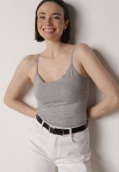 Ciemnoszary Bieliźniany Top z Bawełny Ozdobiony Koronkową Lamówką Bervina. Szare komplety bielizny Born2be, bez wzorów, z bawełny. Za 29.99 zł.