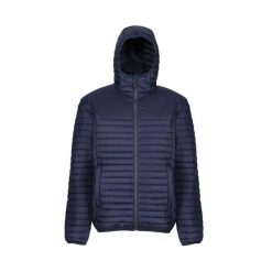 Kurtka puchowa z recyklingowanego poliestru Regatta. Niebieskie kurtki damskie Regatta, bez wzorów, z puchu, bez kaptura. Za 749.99 zł.