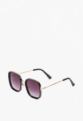 Torebka Calvin Klein. Czerwone listonoszki damskie Calvin Klein, bez wzorów, bez dodatków. Za 329.99 zł.