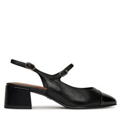 Czółenka Tamaris. Białe czółenka damskie Tamaris, bez wzorów, bez obcasa. Za 399.99 zł.