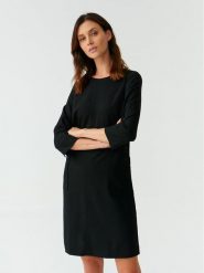 Tatuum Sukienka codzienna Skapi T2320.193 Czarny Regular Fit. Czarne sukienki damskie TATUUM, bez wzorów, z syntetyku, bez ramiączek. Za 449.99 zł.