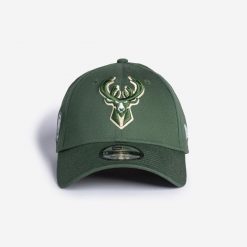 Czapka z daszkiem do koszykówki NBA New Era Milwaukee Bucks. Czapki z daszkiem damskie New Era, z aplikacjami, z bawełny. Za 119.99 zł.