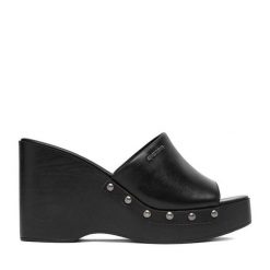 Klapki G-Star Raw. Czarne klapki damskie G-Star Raw, bez wzorów, bez obcasa, bez zapięcia. Za 259.99 zł.