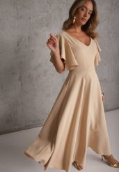 Beżowa Elegancka Sukienka Rozkloszowana Zdobiona Falbanami na Ramionach Nessaza. Brązowe sukienki damskie Renee, z aplikacjami, eleganckie, bez ramiączek. Za 299.99 zł.