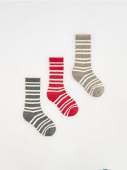 Skarpetki z domieszką wełny 3 pack - szary. Szare skarpetki damskie Reserved, bez wzorów, z wełny. W wyprzedaży za 15.99 zł.
