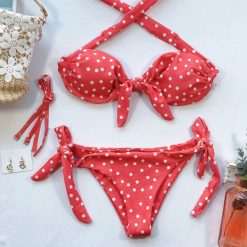 Bikini bez ramiączek w kropki na plażę i basen Phyliss. Czarne bikini Intica, bez wzorów. Za 129.00 zł.