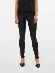 Vero Moda Spodnie w kolorze czarnym rozmiar: XXL/L32. Czarne rurki damskie Vero Moda, bez wzorów, z materiału. Za 100.99 zł.
