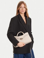 Guess Torebka Dea HWBG79 93060 Écru. Torebki klasyczne damskie Guess, ze skóry, bez dodatków. Za 359.99 zł.