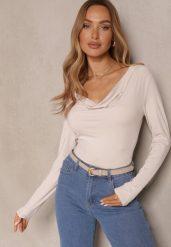 Beżowa Bluzka z Wiskozą w Eleganckim Stylu z Dekoltem Woda Tathelena. Brązowe bluzki damskie Renee, l, bez wzorów, z wiskozy, eleganckie, bez kołnierzyka, bez ramiączek. Za 74.99 zł.