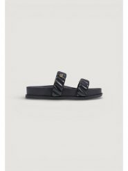 Armani Exchange Klapki XW002574 AF22799 UC001 Czarny. Czarne klapki damskie Armani Exchange, bez wzorów, ze skóry, bez obcasa, bez zapięcia. Za 599.99 zł.