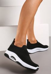 Czarne Wsuwane Buty Sportowe na Koturnie z Perforacją Mellarina. Czarne obuwie sportowe casual damskie Born2be. Za 44.99 zł.