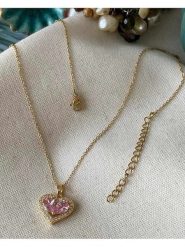 Luseera Pozłacany naszyjnik z zawieszką - dł. 45 cm rozmiar: onesize. Czerwone naszyjniki damskie Luseera, z cyrkonią, pozłacane. Za 57.60 zł.