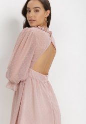 Różowa Sukienka Taphionis. Czerwone sukienki damskie Born2be, bez wzorów, z tkaniny, bez ramiączek. W wyprzedaży za 159.99 zł.