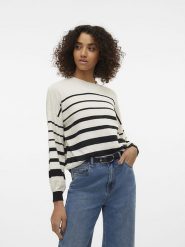Vero Moda Sweter w kolorze czarno-białym rozmiar: M. Czarne swetry klasyczne damskie Vero Moda, m, bez kołnierzyka. Za 83.81 zł.